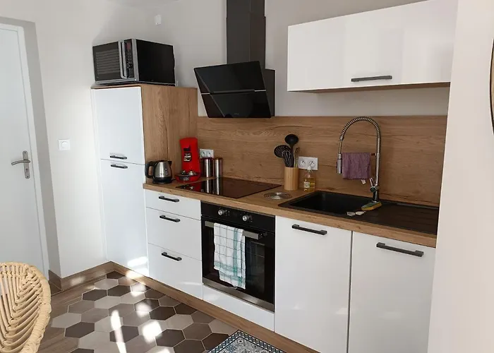 Calme-parking - Vue Dégagée Toules